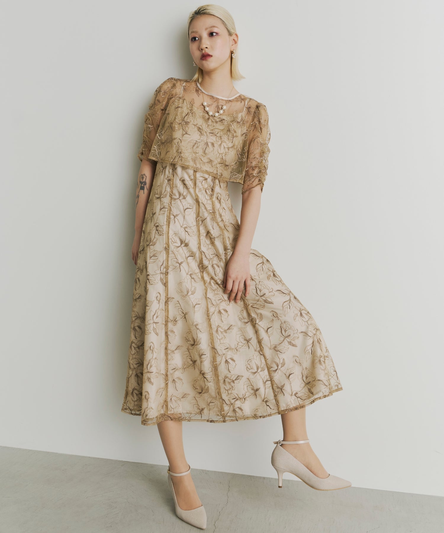 ベージュ レース ナイトドレス(新品未使用品、タグ付き) flower lace 2piece dress(0402-149) – ALTIERA
