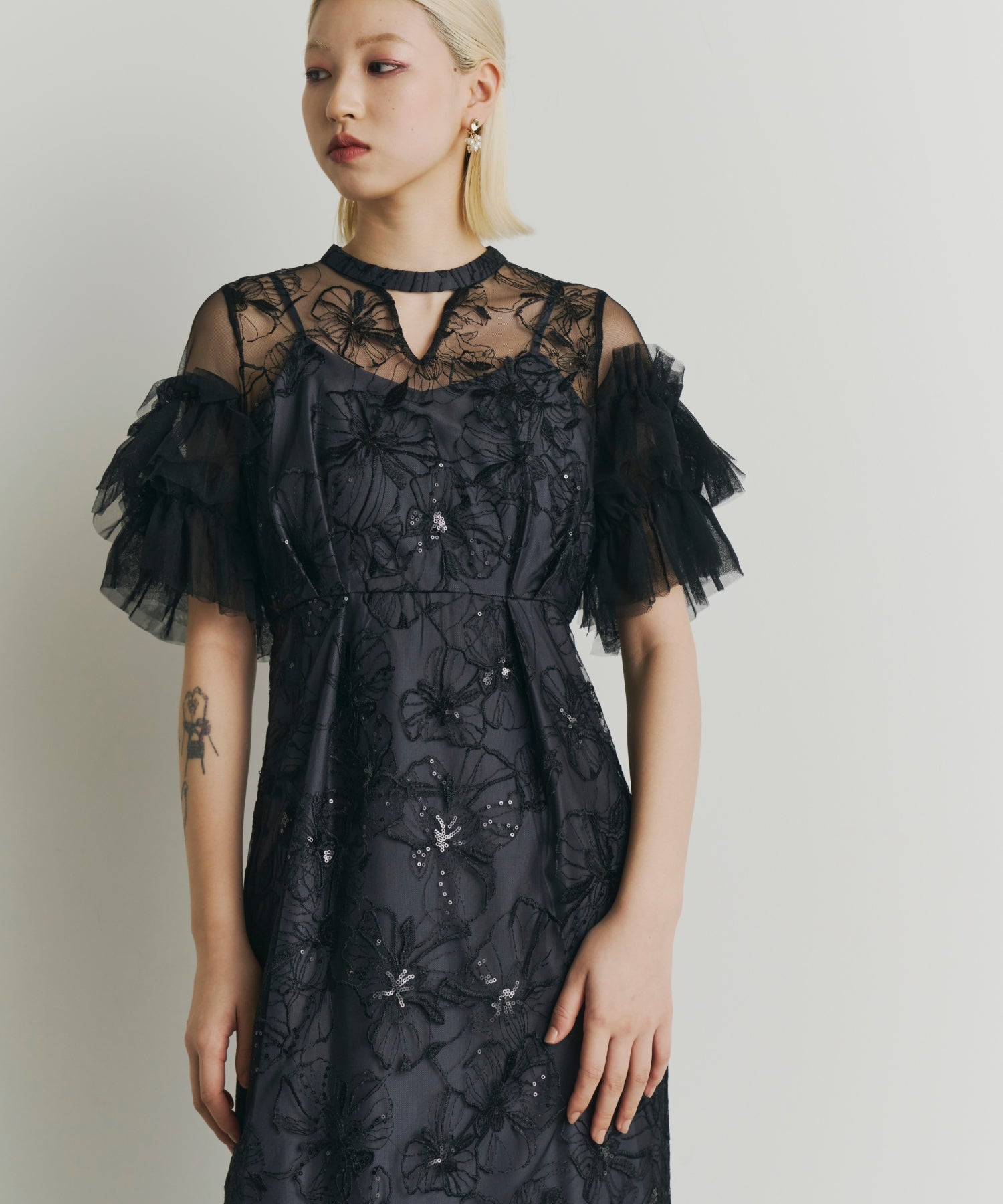 【美品23AW】フォクシーSERENA DRESS 40 ロゴ刺繍　黒43233 spangles tight dress(2383‐50187) – ALTIERA
