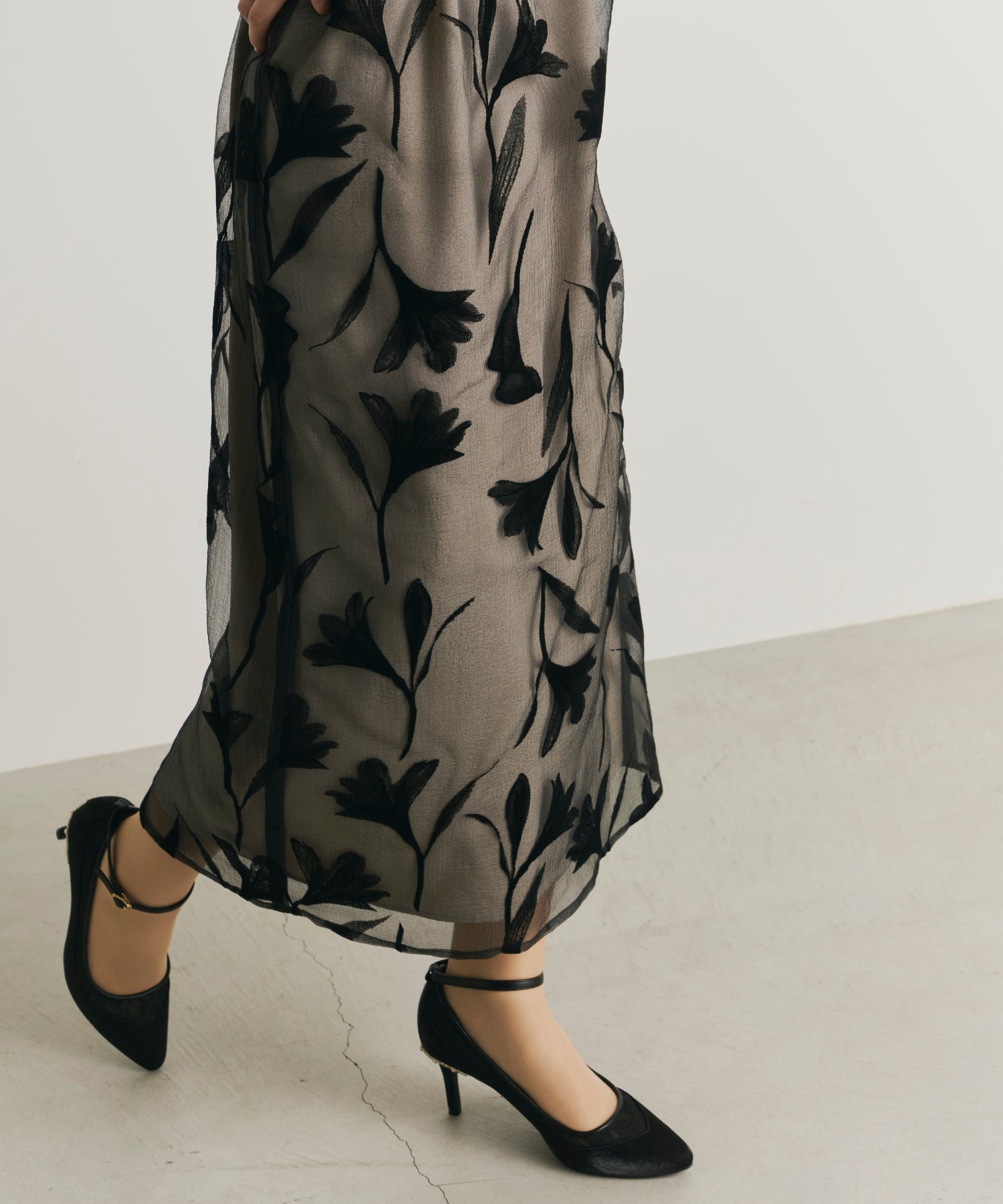 Circurar sleeve flower dress ブラウン Circurar sleeve flower dress(9561-1) – ALTIERA